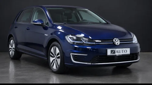 VOLKSWAGEN GOLF 100KW 300KM/1EIER/ACC/KAMERA/CARPLAY/KEYLESS/NY SERVICE