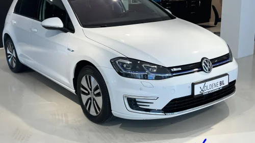 VOLKSWAGEN GOLF Exclusive/Skinn/ACC/Kamera/Virituel Cockpit/Carplay+++