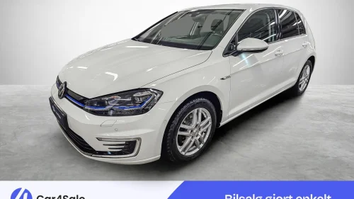 VOLKSWAGEN GOLF 300km / Skinn / V.Pumpe / ACC / R.Kam / Navi / LED/ DAB