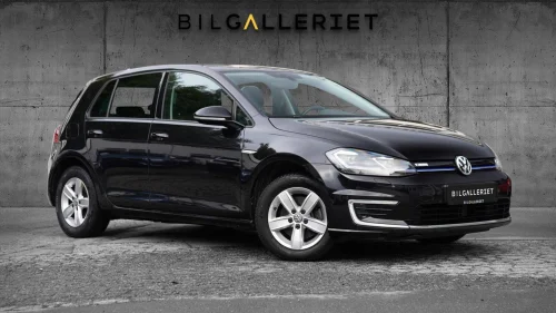 VOLKSWAGEN GOLF E-GOLF/ACC/LAV KM/NAVI/R.KAM/NY SERVICE