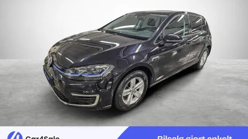 VOLKSWAGEN GOLF 300km / ACC / R.Kam / V.Pumpe / K.less / Norsk / Lav KM