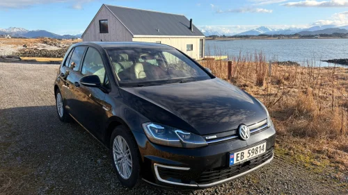 VOLKSWAGEN GOLF Final Edition / ACC / R.Kam / Skinn / Navi