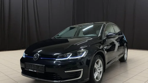VOLKSWAGEN GOLF Skinn/DigitalCockpit/ACC/R.Kamera/Blindspot/Navi++