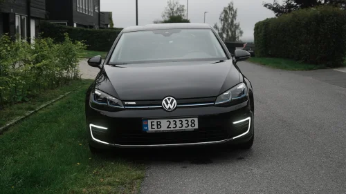 VOLKSWAGEN GOLF E-Golf Exclusive/Skinn/Keyless/Active info/Led/Carplay