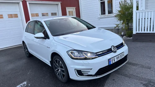 VOLKSWAGEN GOLF Exclusive, ACC, skinn, adapt.lys, mørke vindu