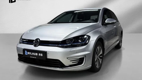 VOLKSWAGEN GOLF Exclusive 300km. | 1eier Skinn ActiveInfo Keyless ++