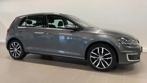 VOLKSWAGEN GOLF 36Kwh 136HK