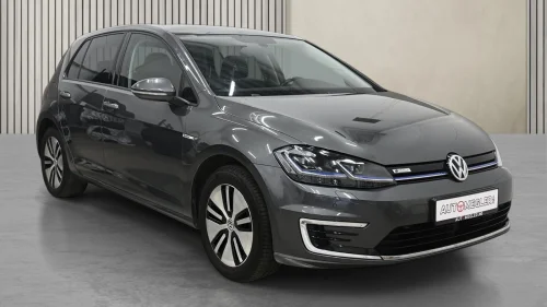 VOLKSWAGEN GOLF AUTOMAT / ISOFIX / ACC / NAVI / R.KAM / BT / P.SENOR