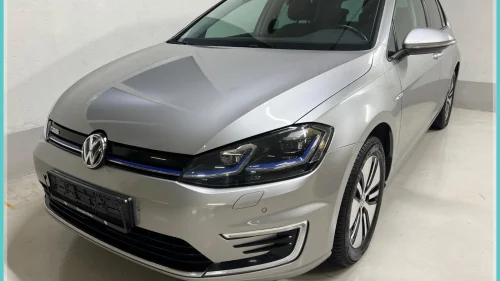 VOLKSWAGEN GOLF 100 KW -ACC-BT-NAVI-DAB+-SKINN-R.KAMERA-CARPLAY+++