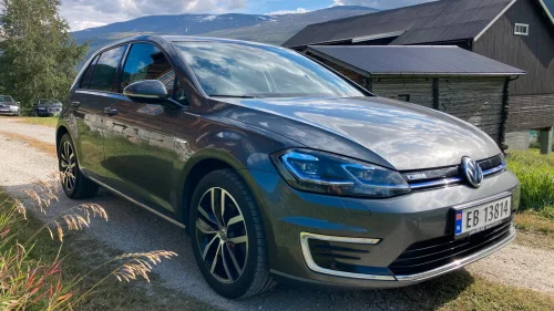 VOLKSWAGEN GOLF Exclusive/Skinn/Navi/Adaptiv Cruise.