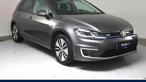 VOLKSWAGEN GOLF 136hk Exclusive - R.kam,ActiveInfo,Skinn,Sikkerhetspk
