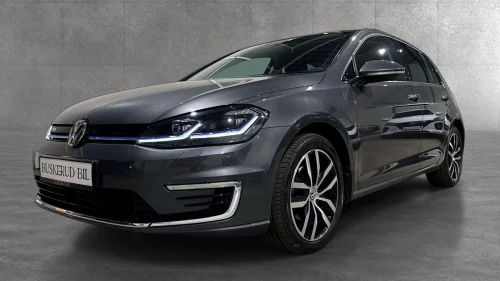 VOLKSWAGEN GOLF e-Golf 300 OUTLET |VELUTSTYRT/MATRIX-LYS/DIGITAL SKJERM