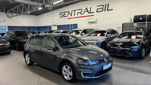 VOLKSWAGEN GOLF E-GOLF/NORSK BIL/KAMERA/KEYLESS/SKINN/SIKKERHETSPAKKE++