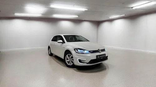 VOLKSWAGEN GOLF Exclusive / 300 km / Eu 2028