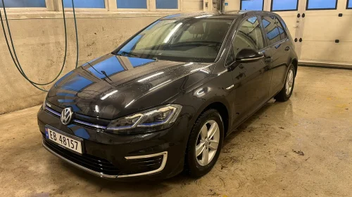 VOLKSWAGEN GOLF 300km, ACC, Varmepumpe, Velholdt