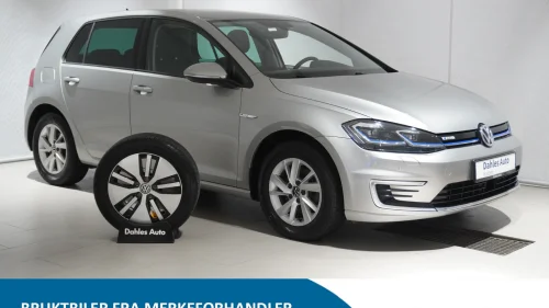 VOLKSWAGEN GOLF E-golf 136 hk * ACC,KAMERA,NAVI,NY SERVICE