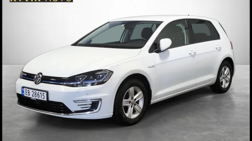 VOLKSWAGEN GOLF / KEYLESS / NAVI / R.KAMERA / ACC / NY.EU++