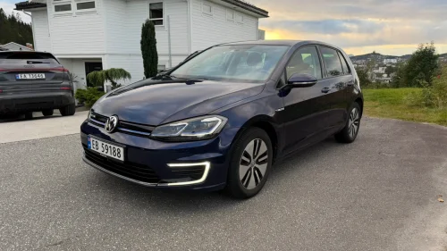 VOLKSWAGEN GOLF (K)