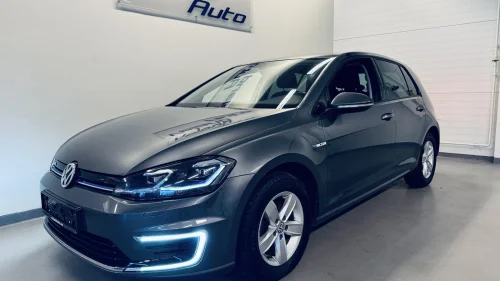 VOLKSWAGEN GOLF 35,8 KWH 231 KM WLTP/ACC/NAVI/KAMERA/SENSORER