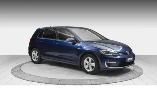 VOLKSWAGEN GOLF (basismodell) ACC|KEYLESS|R.KAMERA|VARMEP.|LED+