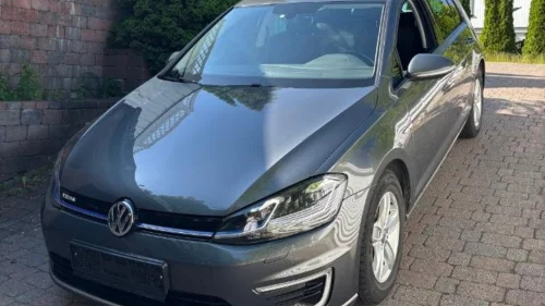 VOLKSWAGEN GOLF 136hk Klimaanlegg Ryggekamera Vinterdekk