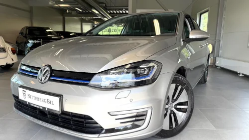VOLKSWAGEN GOLF Navigasjon- Apple-carplay-R.Kamera-ACC-Led-SE-HER!