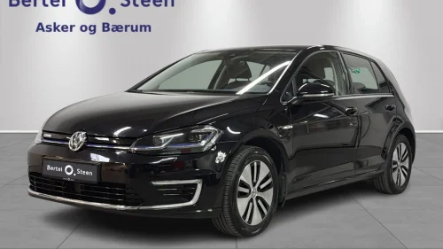 VOLKSWAGEN GOLF Exclusive | ADAPTIV CRUISE, ACTIVE INFO, KAMERA, SKINN