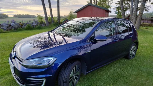 VOLKSWAGEN GOLF E-Golf 136 HK