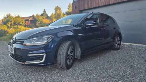VOLKSWAGEN GOLF (K)