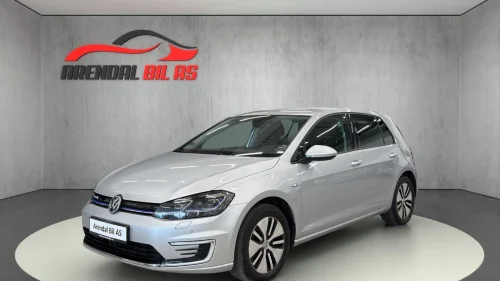 VOLKSWAGEN GOLF 100KW 300KM, Varmepumpe, Navi, Acc, Norsk, SE KM!