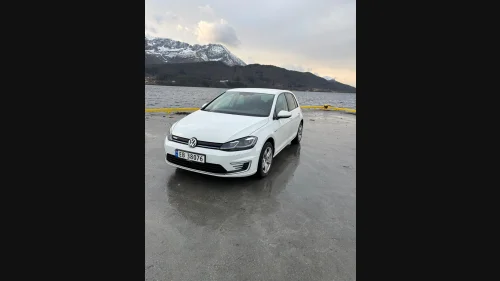 VOLKSWAGEN GOLF (K)