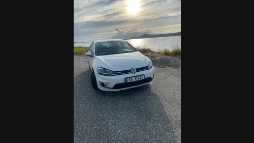 VOLKSWAGEN GOLF Comfo 100 E1F