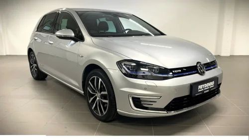 VOLKSWAGEN GOLF Exclusive 136 hk R.KAM|SKINN|ACC|VARMEP.|TONEDE++