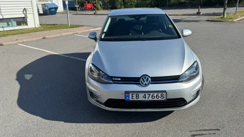 VOLKSWAGEN GOLF (K)