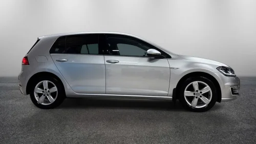 VOLKSWAGEN GOLF Exclusive 300KM SKINN KAMERA ADAPTIV CRUISE NAVI