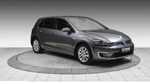 VOLKSWAGEN GOLF Exclusive ACC|SKINN|LED|KEYLESS|TONEDE|VARMEP.+