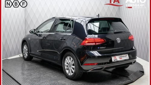 VOLKSWAGEN GOLF E 136HK ADAPTIV CRUISE KAMERA VARMEPUMPE ACTIVE INFO