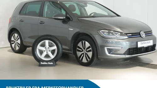 VOLKSWAGEN GOLF E-golf 136 hk * ACC,NAVI,KAMERA,ACTIVE INFO