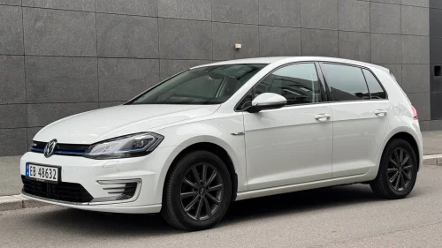VOLKSWAGEN GOLF e-Golf / Varmepumpe / 300km / Norsk / Garanti / EU26