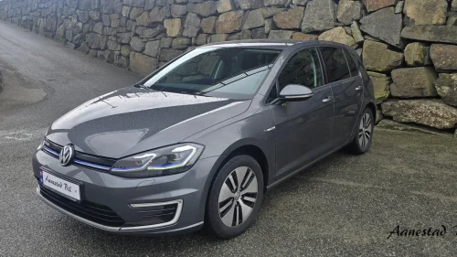 VOLKSWAGEN GOLF e-Golf | Navi | 1 eier 35.8KwH