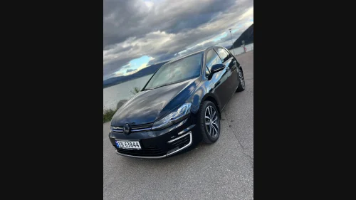 VOLKSWAGEN GOLF e-Golf Final Edition