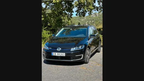 VOLKSWAGEN GOLF E-GOLF Final Edition/Garanti/Skinn/ACC/Keyless+