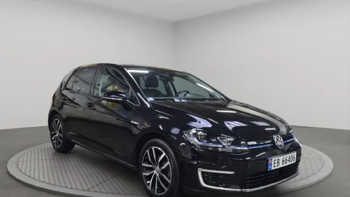 VOLKSWAGEN GOLF Lane|ACC|V.Pumpe|Carplay|R.kam|EuOk2028|Ny Service