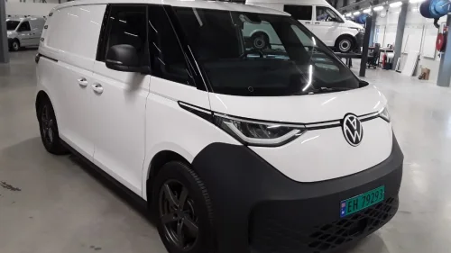 VOLKSWAGEN ID. BUZZ CARGO 150 KW CARGO 77kwh 204HK 2-Seter / Innredning / Krok ++