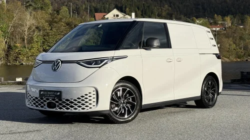 VOLKSWAGEN ID. BUZZ CARGO 150 KW 77KWH/413KM-WLTP/204HK/2X.SKYVEDØR/KROK/KOMF.VEGG/RKAM+