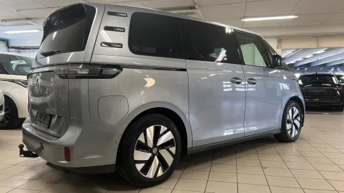 VOLKSWAGEN ID. BUZZ PRO 150 KW 5-seter PRO 204hk Norsk/H.feste/Ad.cruise/Navi/Kamera