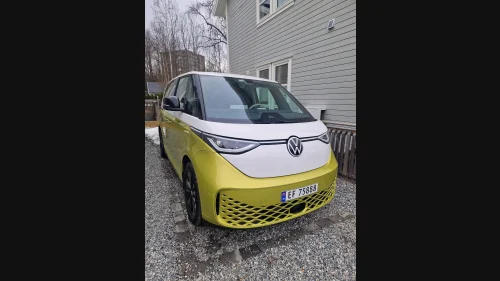 VOLKSWAGEN ID. BUZZ PRO 150 KW Pro 77kWh 204hk Gul og Hvit