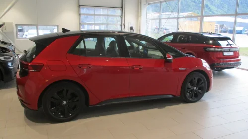 VOLKSWAGEN ID.3 PRO 150 KW sport        58kwh 204 hk