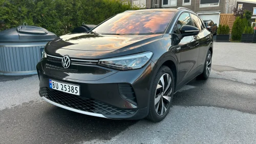 VOLKSWAGEN ID.4 PRO 150 KW 1st Pro med 20t piggfrie vinterhjul.