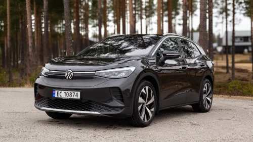 VOLKSWAGEN ID.4 PRO 150 KW 1st Pro Performance 2021 – 522 km WLTP – Hengerfeste